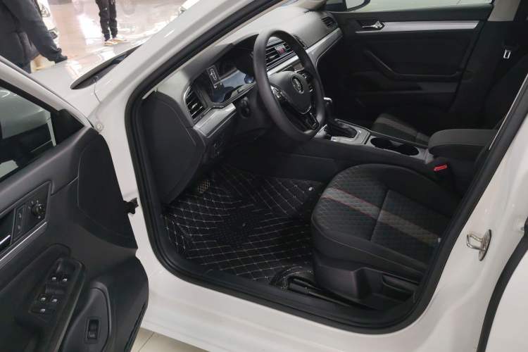 Used Volkswagen Lamando 2019 230TSI DSG Fashion Edition China VI Driver Seat