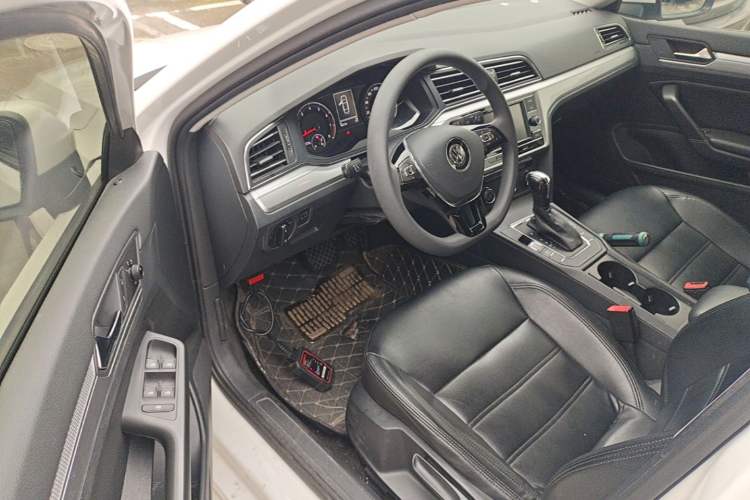 Used Volkswagen Lamando 2019 230TSI DSG Fashion Edition China VI Driver Seat