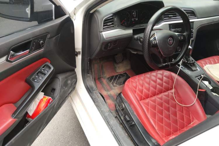 Used Volkswagen Lamando 2019 230TSI DSG Fashion Edition China VI Driver Seat
