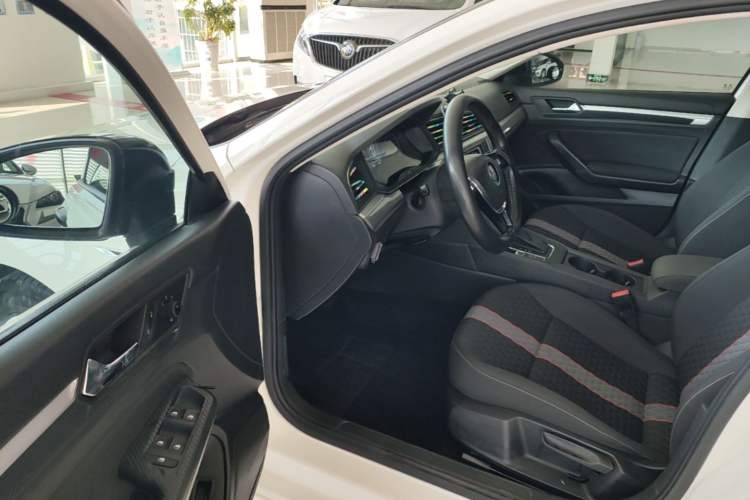 Used Volkswagen Lamando 2019 230TSI DSG Fashion Edition China V Standard Driver Seat