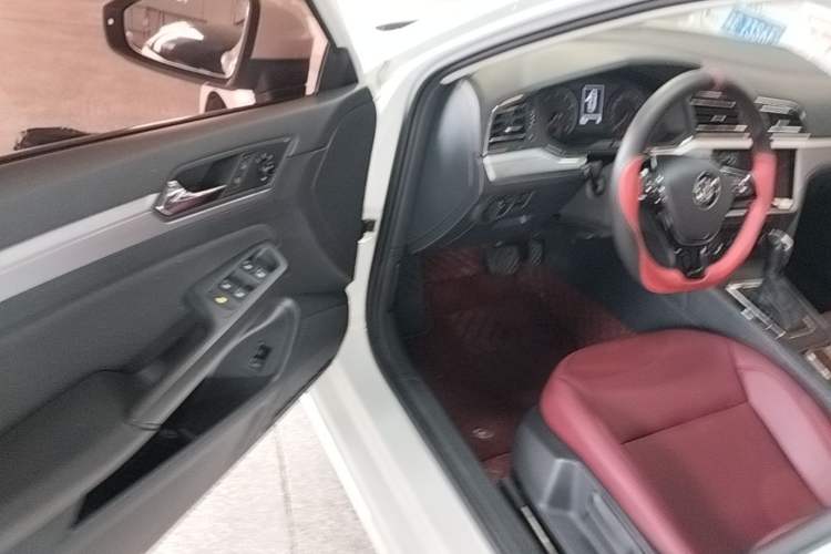 Used Volkswagen Lamando 2019 230TSI DSG Fashion Edition China VI Driver Seat