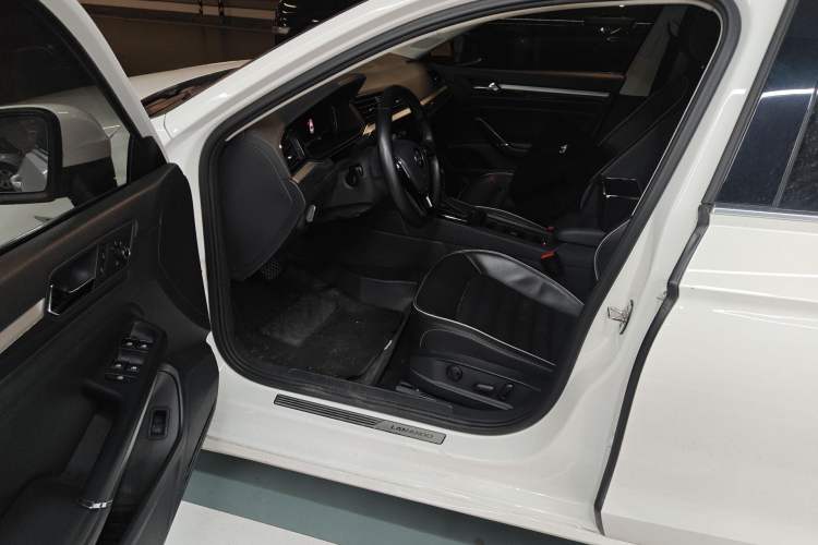 Used Volkswagen Lamando 2019 280TSI DSG Luxury Edition China V Standard Driver Seat