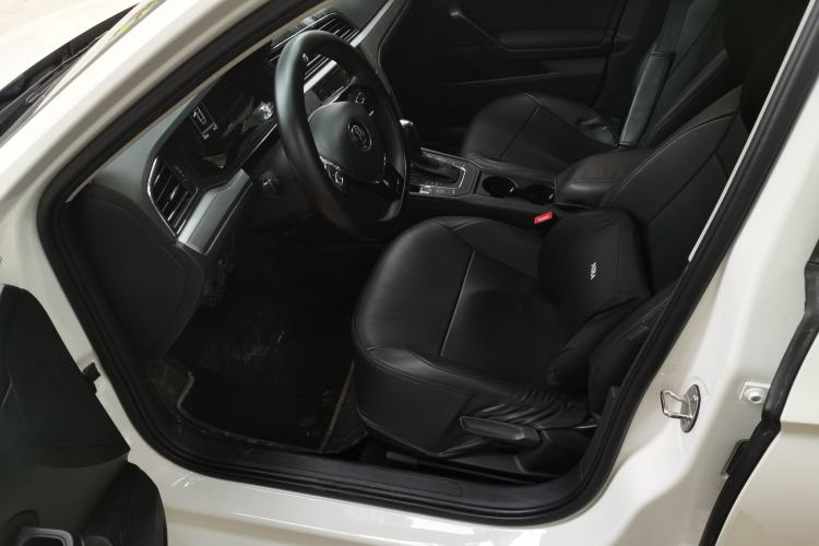 Used Volkswagen Lamando 2019 230TSI DSG Fashion Edition China V Standard Driver Seat