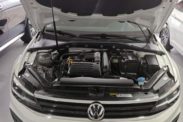 Used Volkswagen Lamando 2019 230TSI DSG Fashion Edition China V Standard Engine Bay