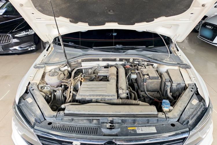 Used Volkswagen Lamando 2019 230TSI DSG Fashion Edition China V Standard Engine Bay
