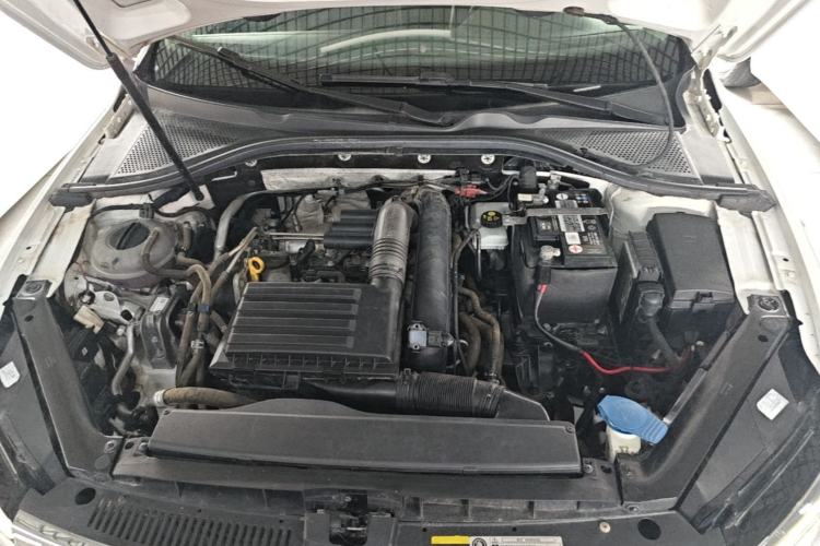 Used Volkswagen Lamando 2019 280TSI DSG Comfort Edition China V Standard Engine Bay