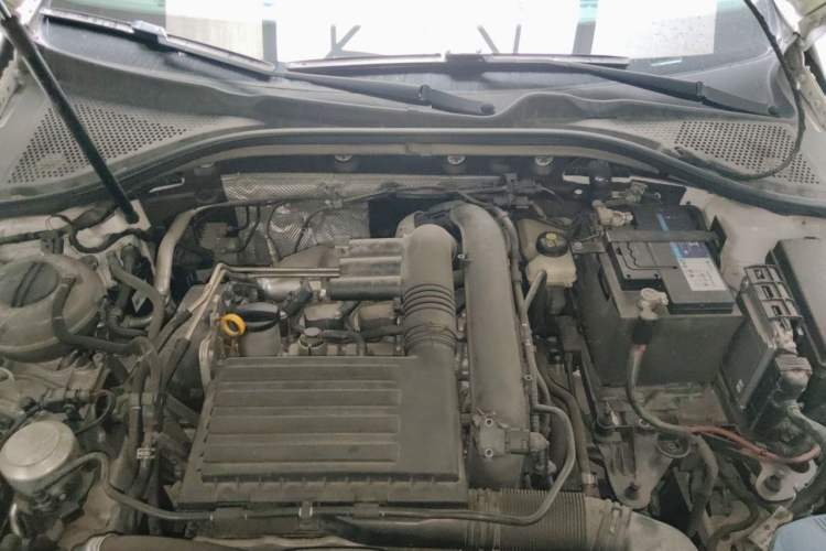 Used Volkswagen Lamando 2019 280TSI DSG Comfort Edition China VI standard Engine Bay