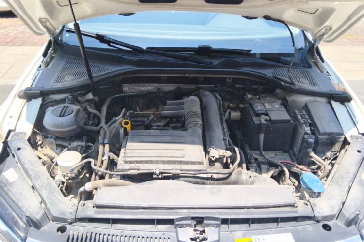 Used Volkswagen Lamando 2019 230TSI DSG Vision Edition China VI Standard Engine Bay