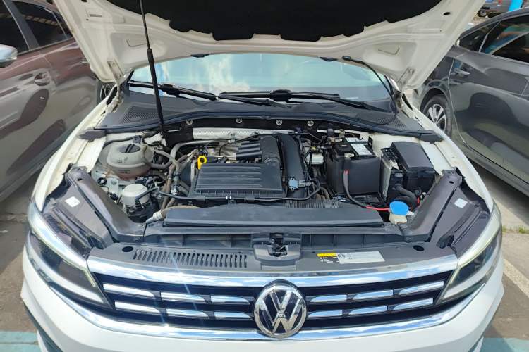 Used Volkswagen Lamando 2019 280TSI DSG Comfort Edition China VI standard Engine Bay