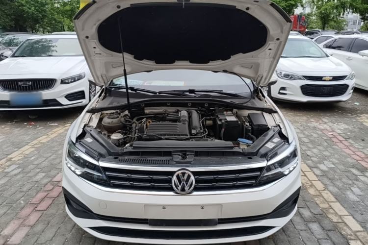 Used Volkswagen Lamando 2019 230TSI DSG Vision Edition China VI Standard Engine Bay