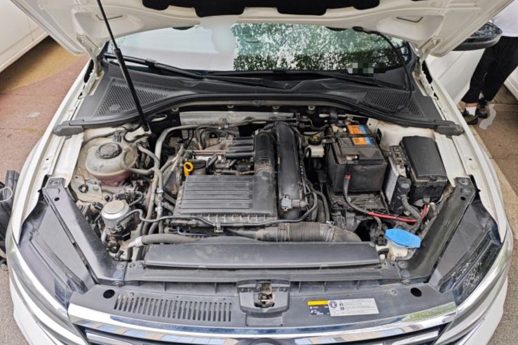 Used Volkswagen Lamando 2019 280TSI DSG Comfort Edition China VI standard Engine Bay