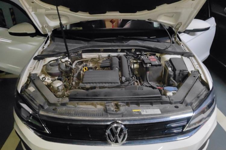 Used Volkswagen Lamando 2019 230TSI DSG Fashion Edition China VI Engine Bay