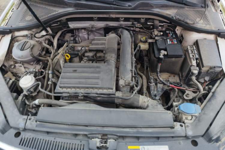 Used Volkswagen Lamando 2019 230TSI DSG Fashion Edition China VI Engine Bay