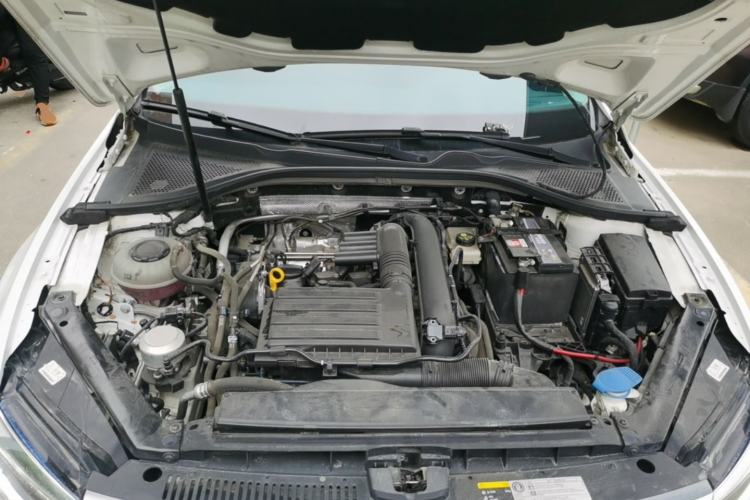 Used Volkswagen Lamando 2019 280TSI DSG Comfort Edition China VI standard Engine Bay