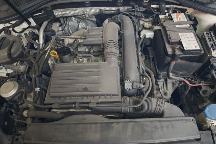 Used Volkswagen Lamando 2019 230TSI DSG Fashion Edition China VI Engine Bay