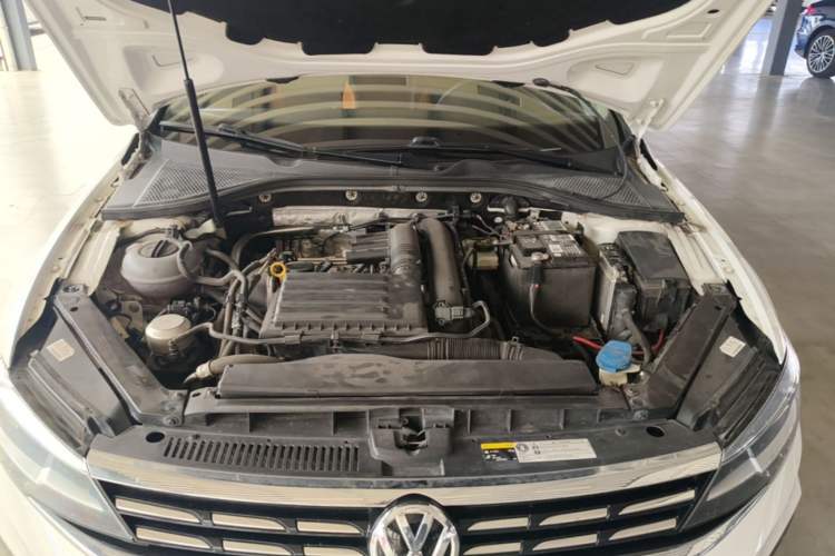 Used Volkswagen Lamando 2019 230TSI DSG Fashion Edition China VI Engine Bay