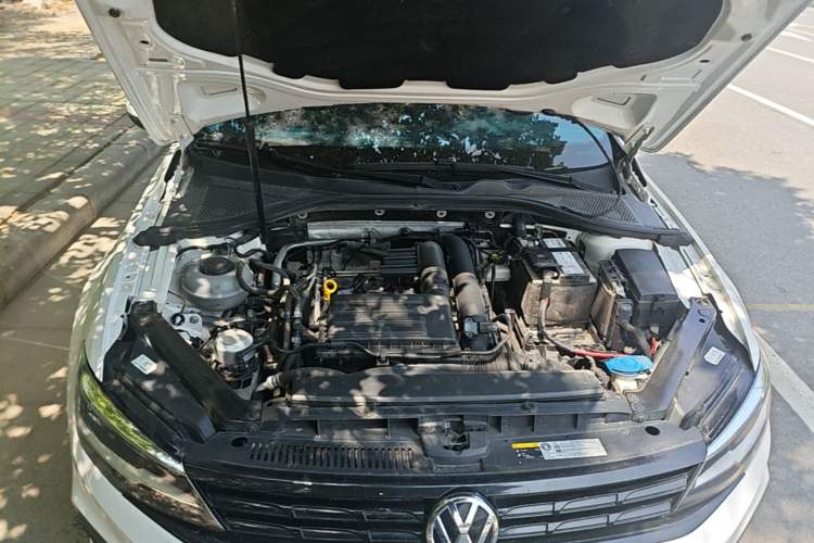 Used Volkswagen Lamando 2019 230TSI DSG Vision Edition China VI Standard Engine Bay