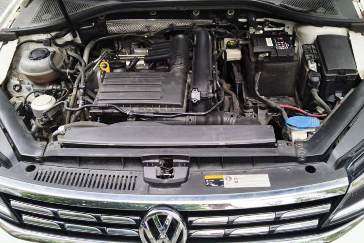 Used Volkswagen Lamando 2019 280TSI DSG Comfort Edition China VI standard Engine Bay