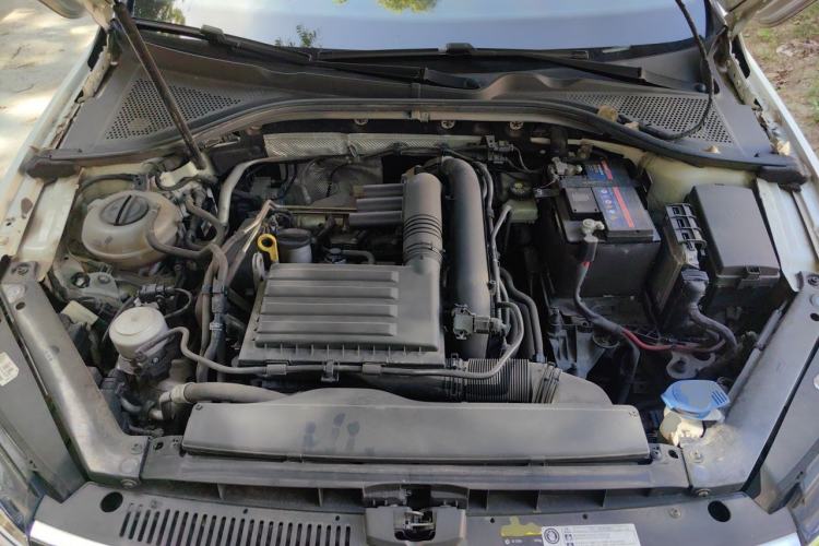 Used Volkswagen Lamando 2019 230TSI DSG Fashion Edition China VI Engine Bay