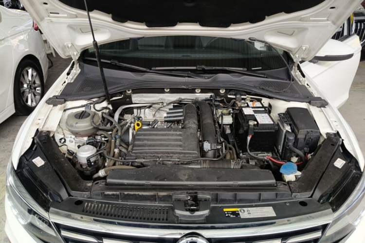 Used Volkswagen Lamando 2019 230TSI DSG Fashion Edition China VI Engine Bay