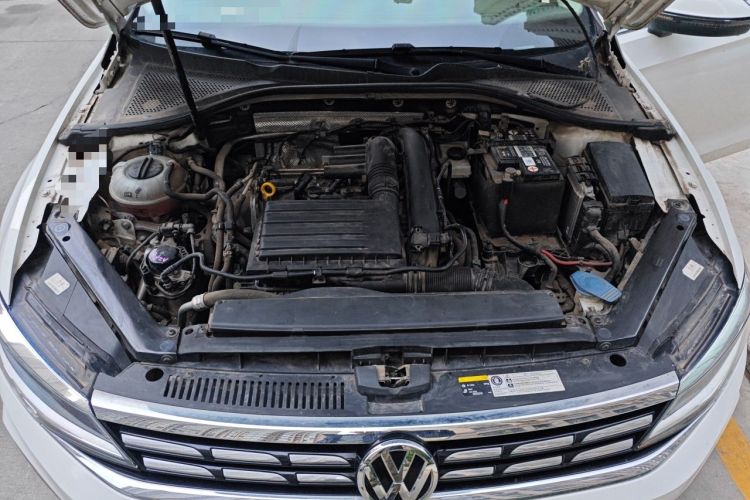 Used Volkswagen Lamando 2019 280TSI DSG Comfort Edition China VI standard Engine Bay