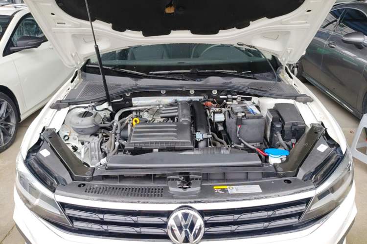 Used Volkswagen Lamando 2019 230TSI DSG Fashion Edition China V Standard Engine Bay
