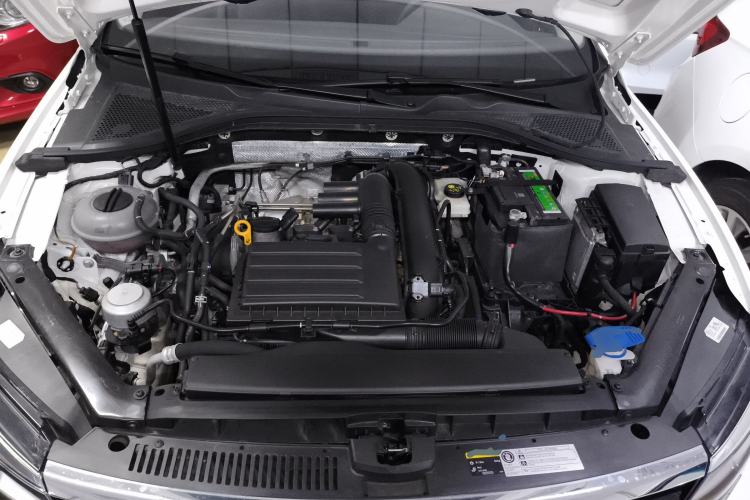 Used Volkswagen Lamando 2019 230TSI DSG Fashion Edition China VI Engine Bay
