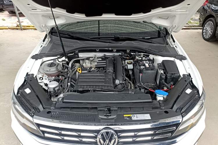 Used Volkswagen Lamando 2019 230TSI DSG Fashion Edition China VI Engine Bay