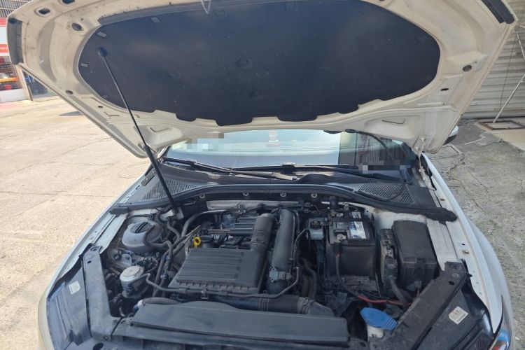 Used Volkswagen Lamando 2019 230TSI DSG Fashion Edition China VI Engine Bay