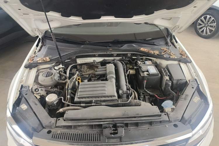 Used Volkswagen Lamando 2019 230TSI DSG Fashion Edition China VI Engine Bay