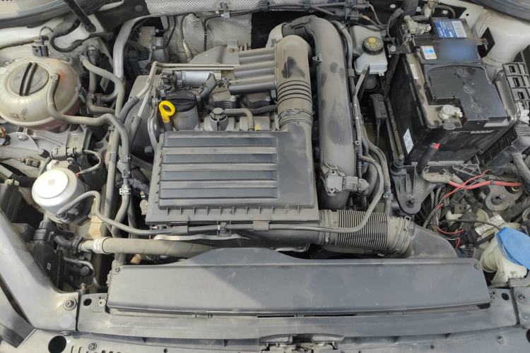 Used Volkswagen Lamando 2019 230TSI DSG Fashion Edition China VI Engine Bay