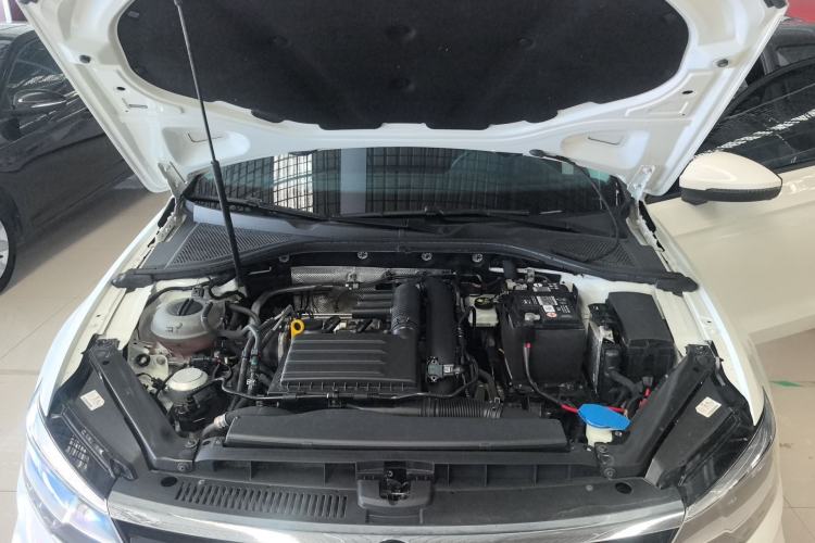 Used Volkswagen Lamando 2019 230TSI DSG Fashion Edition China VI Engine Bay