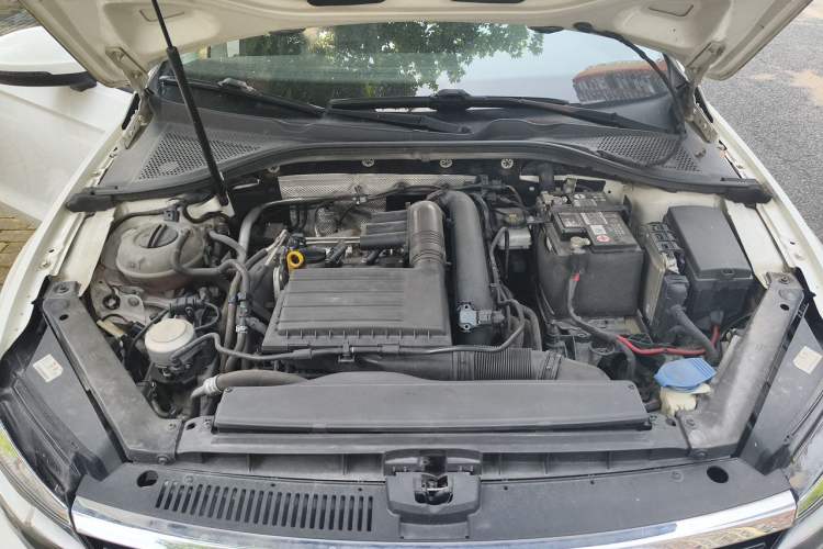 Used Volkswagen Lamando 2019 230TSI DSG Fashion Edition China VI Engine Bay