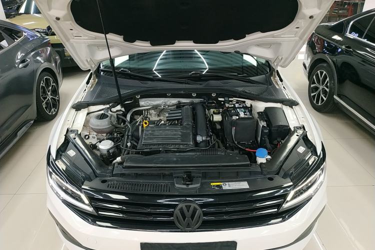 Used Volkswagen Lamando 2019 280TSI DSG Comfort Edition China VI standard Engine Bay