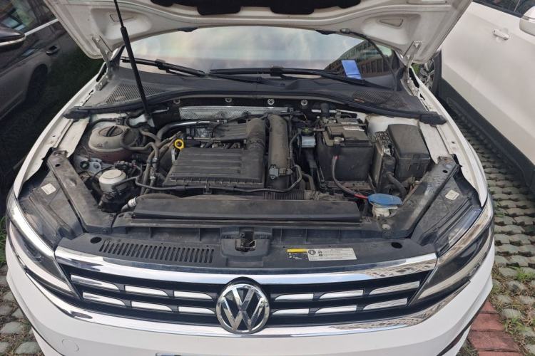Used Volkswagen Lamando 2019 280TSI DSG Comfort Edition China VI standard Engine Bay