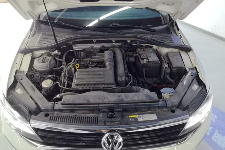 Used Volkswagen Lamando 2019 230TSI DSG Fashion Edition China VI Engine Bay