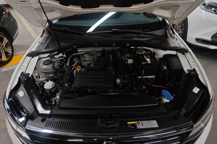 Used Volkswagen Lamando 2019 230TSI DSG Vision Edition China VI Standard Engine Bay