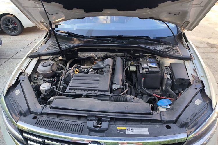 Used Volkswagen Lamando 2019 280TSI DSG Comfort Edition China VI standard Engine Bay