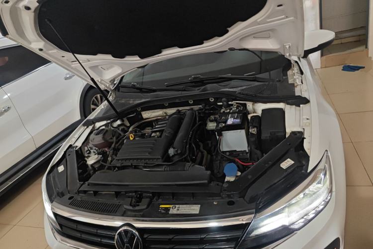 Used Volkswagen Lamando 2019 230TSI DSG Fashion Edition China VI Engine Bay