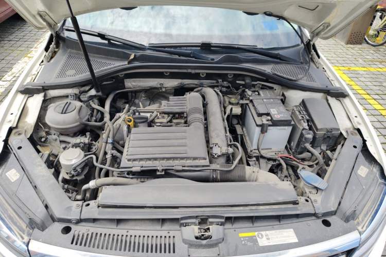 Used Volkswagen Lamando 2019 280TSI DSG Comfort Edition China VI standard Engine Bay