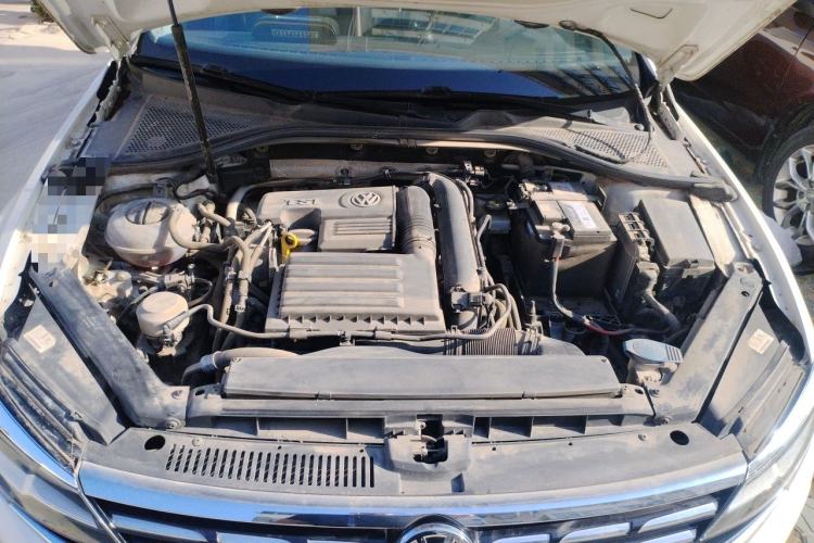 Used Volkswagen Lamando 2019 230TSI DSG Fashion Edition China VI Engine Bay
