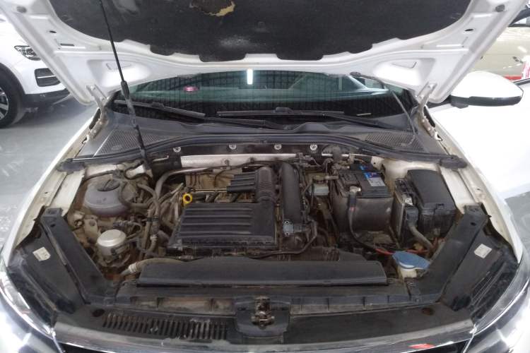 Used Volkswagen Lamando 2019 230TSI DSG Fashion Edition China VI Engine Bay