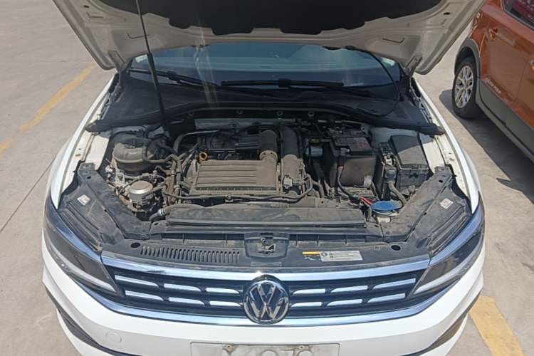 Used Volkswagen Lamando 2019 280TSI DSG Comfort Edition China VI standard Engine Bay