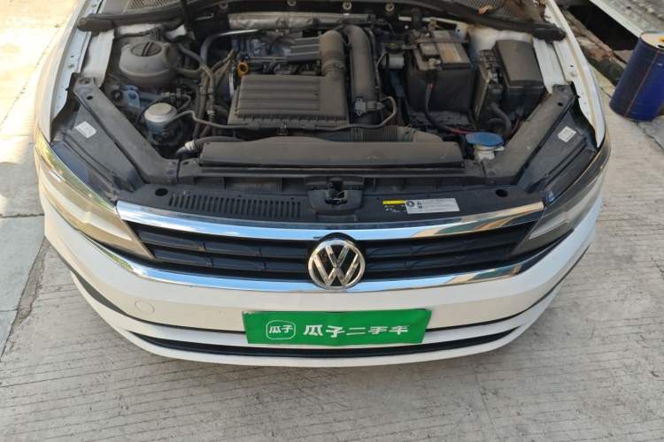 Used Volkswagen Lamando 2019 230TSI DSG Fashion Edition China VI Engine Bay