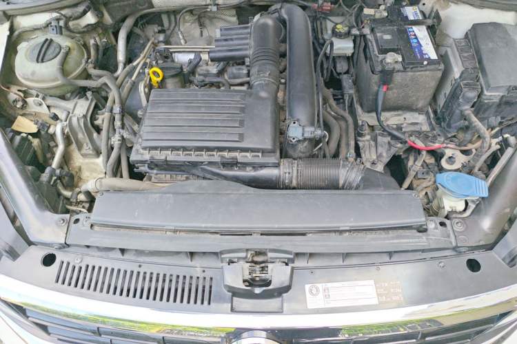 Used Volkswagen Lamando 2019 230TSI DSG Fashion Edition China VI Engine Bay