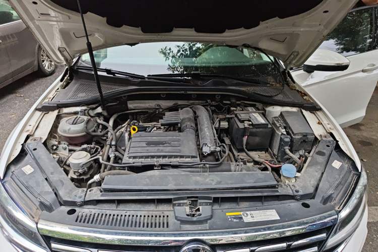 Used Volkswagen Lamando 2019 280TSI DSG Comfort Edition China VI standard Engine Bay