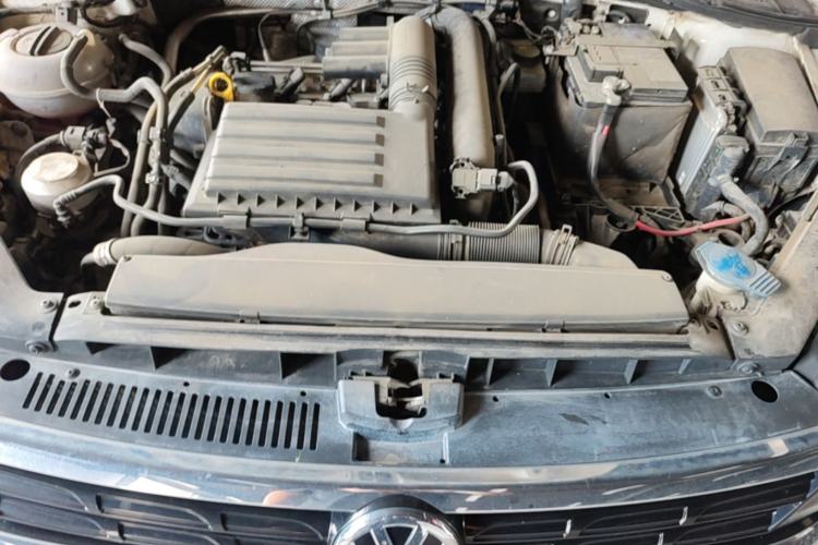 Used Volkswagen Lamando 2019 230TSI DSG Fashion Edition China VI Engine Bay