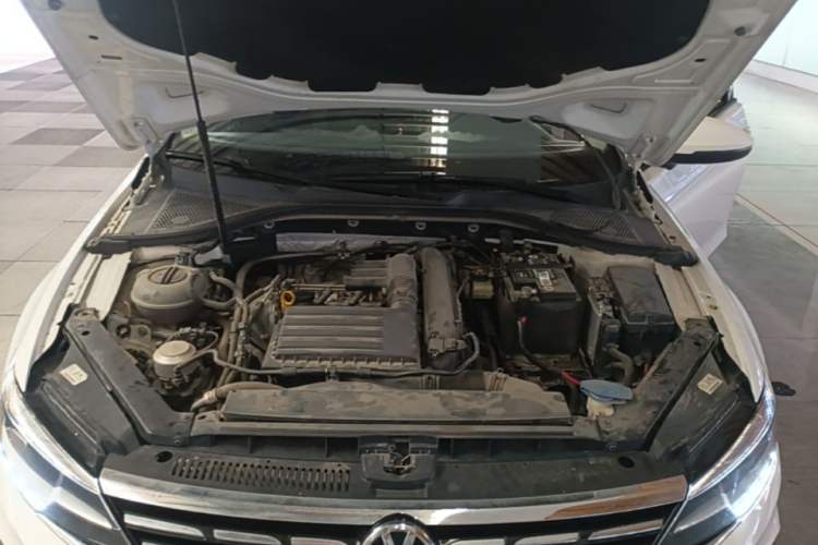 Used Volkswagen Lamando 2019 230TSI DSG Fashion Edition China VI Engine Bay