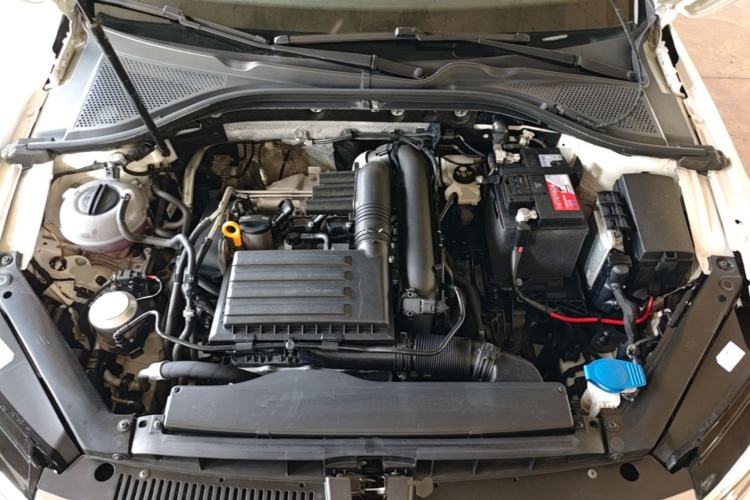 Used Volkswagen Lamando 2019 230TSI DSG Fashion Edition China VI Engine Bay