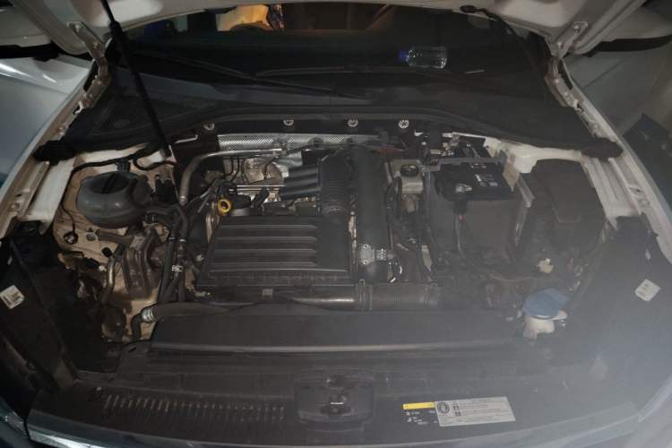 Used Volkswagen Lamando 2019 230TSI DSG Fashion Edition China V Standard Engine Bay